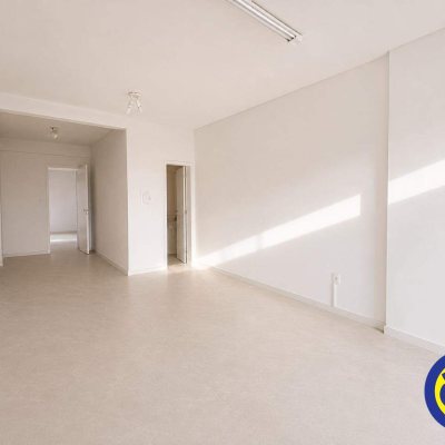 Salas/Conjuntos com 35m², no bairro Centro em Florianópolis