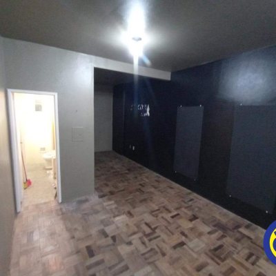 Salas/Conjuntos com 35m², no bairro Centro em Florianópolis