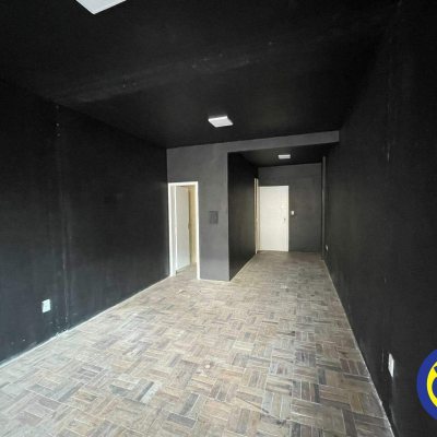 Salas/Conjuntos com 35m², no bairro Centro em Florianópolis
