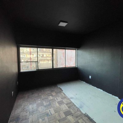 Salas/Conjuntos com 35m², no bairro Centro em Florianópolis