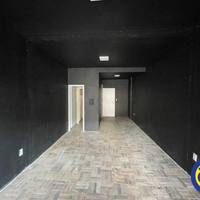 Salas/Conjuntos com 35m², no bairro Centro em Florianópolis