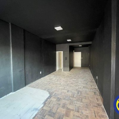 Salas/Conjuntos com 35m², no bairro Centro em Florianópolis