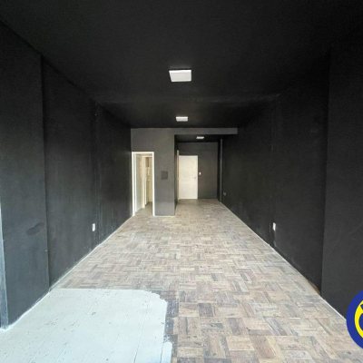 Salas/Conjuntos com 35m², no bairro Centro em Florianópolis