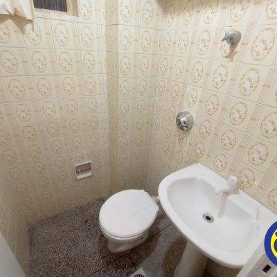 Salas/Conjuntos com 35m², no bairro Centro em Florianópolis