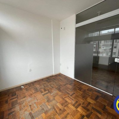 Sala com 40m², no bairro Centro em Florianópolis