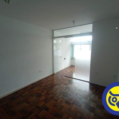 Sala com 40m², no bairro Centro em Florianópolis