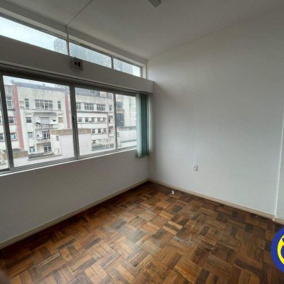 Sala com 40m², no bairro Centro em Florianópolis