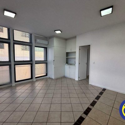 Salas/Conjuntos com 40m², no bairro Centro em Florianópolis