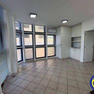 Salas/Conjuntos com 40m², no bairro Centro em Florianópolis