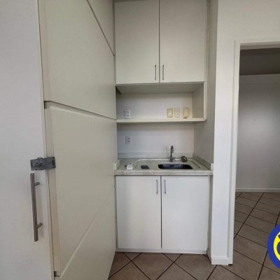 Salas/Conjuntos com 40m², no bairro Centro em Florianópolis