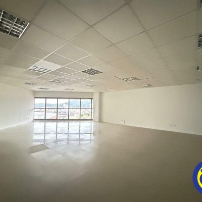 Salas/Conjuntos com 100m², 1 garagem, no bairro Santos Dumont em São José