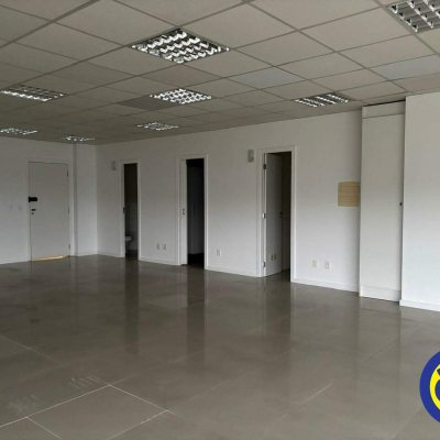 Salas/Conjuntos com 100m², 1 garagem, no bairro Santos Dumont em São José