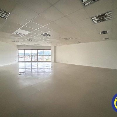 Salas/Conjuntos com 100m², 1 garagem, no bairro Santos Dumont em São José