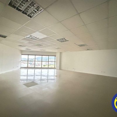 Salas/Conjuntos com 100m², 1 garagem, no bairro Santos Dumont em São José
