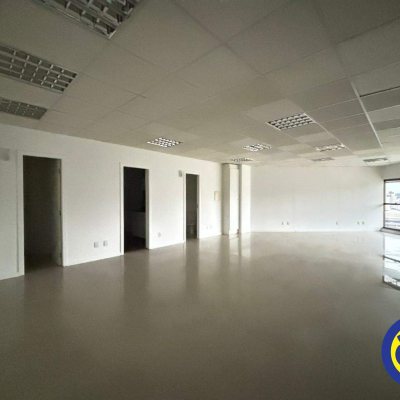 Salas/Conjuntos com 100m², 1 garagem, no bairro Santos Dumont em São José