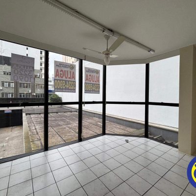 Salas/Conjuntos com 40m², no bairro Centro em Florianópolis