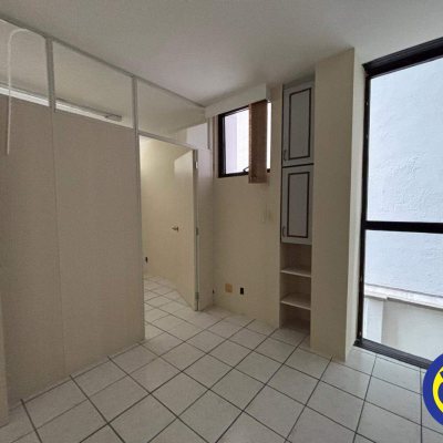 Salas/Conjuntos com 40m², no bairro Centro em Florianópolis