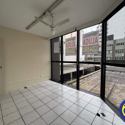 Salas/Conjuntos com 40m², no bairro Centro em Florianópolis