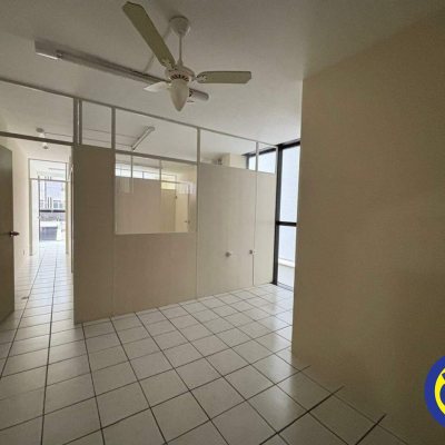 Salas/Conjuntos com 40m², no bairro Centro em Florianópolis