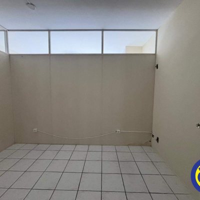 Salas/Conjuntos com 40m², no bairro Centro em Florianópolis