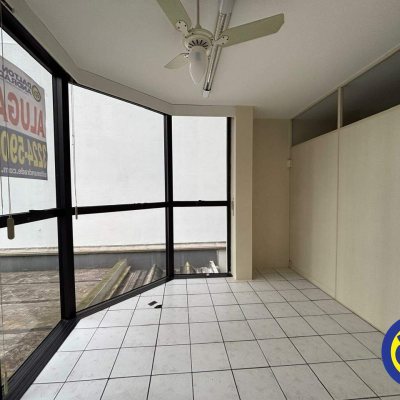 Salas/Conjuntos com 40m², no bairro Centro em Florianópolis