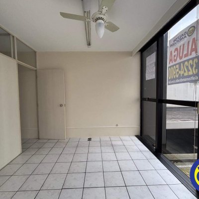 Salas/Conjuntos com 40m², no bairro Centro em Florianópolis