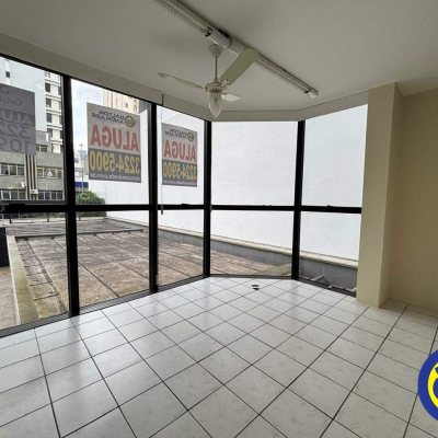 Salas/Conjuntos com 40m², no bairro Centro em Florianópolis