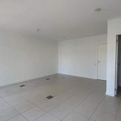 Salas/Conjuntos com 28m², 1 garagem, no bairro Trindade em Florianópolis