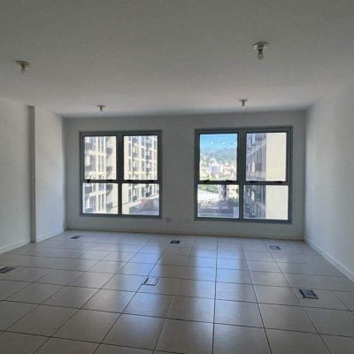Salas/Conjuntos com 28m², 1 garagem, no bairro Trindade em Florianópolis