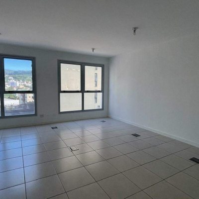 Salas/Conjuntos com 28m², 1 garagem, no bairro Trindade em Florianópolis