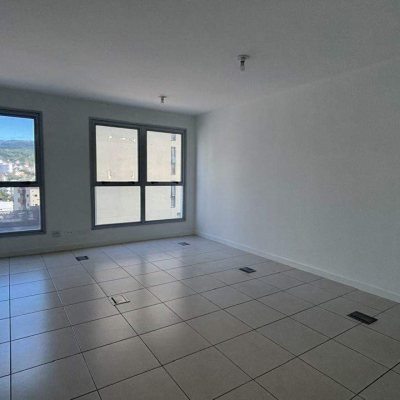 Salas/Conjuntos com 28m², 1 garagem, no bairro Trindade em Florianópolis