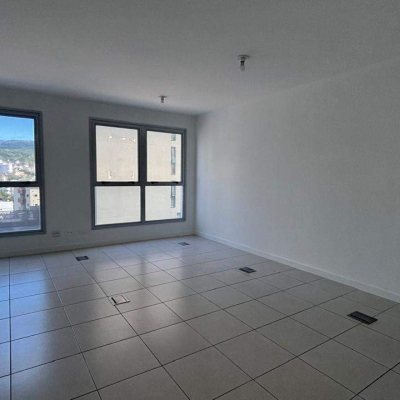Salas/Conjuntos com 28m², 1 garagem, no bairro Trindade em Florianópolis