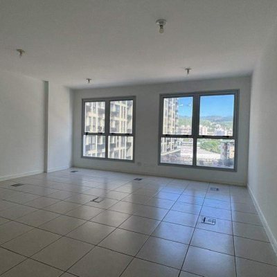 Salas/Conjuntos com 28m², 1 garagem, no bairro Trindade em Florianópolis