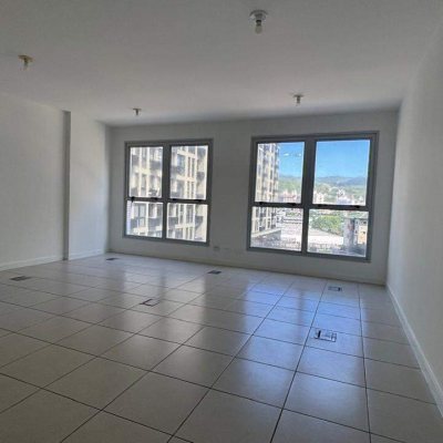 Salas/Conjuntos com 28m², 1 garagem, no bairro Trindade em Florianópolis