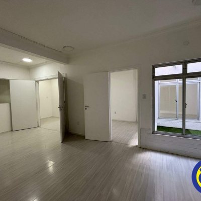 Sala com 75m², 1 garagem, no bairro Centro em Florianópolis