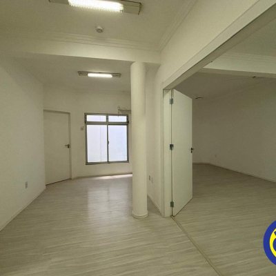 Sala com 75m², 1 garagem, no bairro Centro em Florianópolis