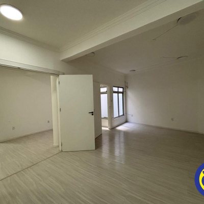 Sala com 75m², 1 garagem, no bairro Centro em Florianópolis