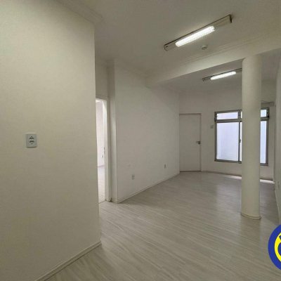 Sala com 75m², 1 garagem, no bairro Centro em Florianópolis