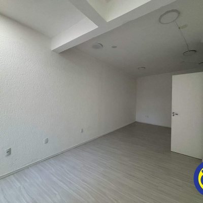 Sala com 75m², 1 garagem, no bairro Centro em Florianópolis
