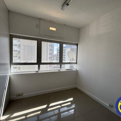Salas/Conjuntos com 41m², no bairro Centro em Florianópolis