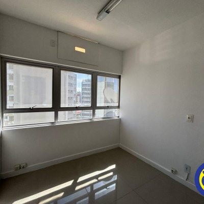 Salas/Conjuntos com 41m², no bairro Centro em Florianópolis