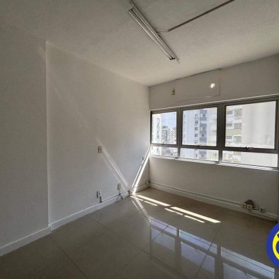 Salas/Conjuntos com 41m², no bairro Centro em Florianópolis