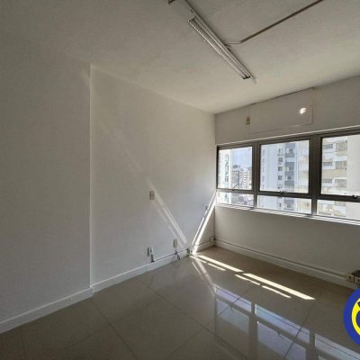 Salas/Conjuntos com 41m², no bairro Centro em Florianópolis