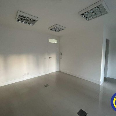Salas/Conjuntos com 40m², no bairro Centro em Florianópolis