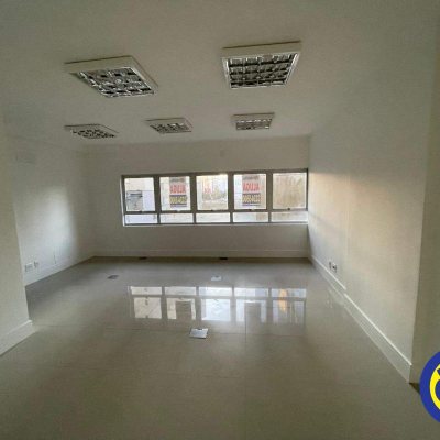 Salas/Conjuntos com 40m², no bairro Centro em Florianópolis