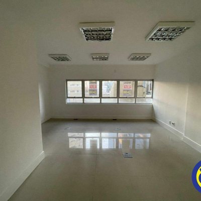 Salas/Conjuntos com 40m², no bairro Centro em Florianópolis