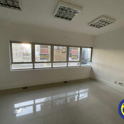 Salas/Conjuntos com 40m², no bairro Centro em Florianópolis