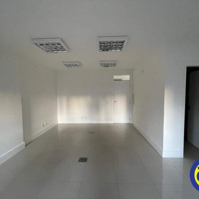 Salas/Conjuntos com 40m², no bairro Centro em Florianópolis