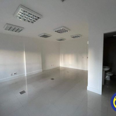 Salas/Conjuntos com 40m², no bairro Centro em Florianópolis