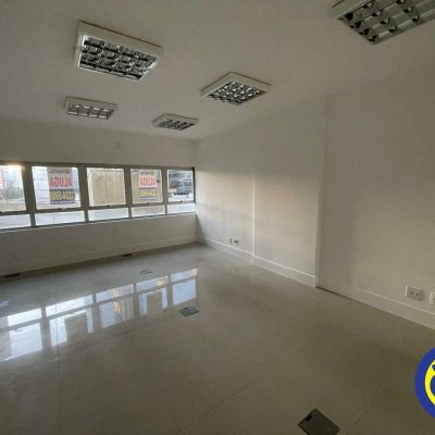 Salas/Conjuntos com 40m², no bairro Centro em Florianópolis